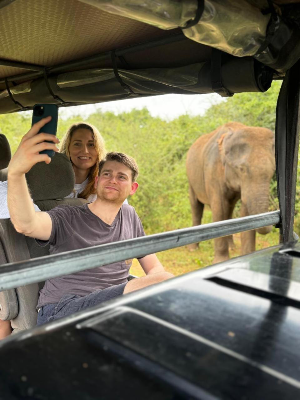 Wild Bee Safari Lodge Uda Walawe Extérieur photo
